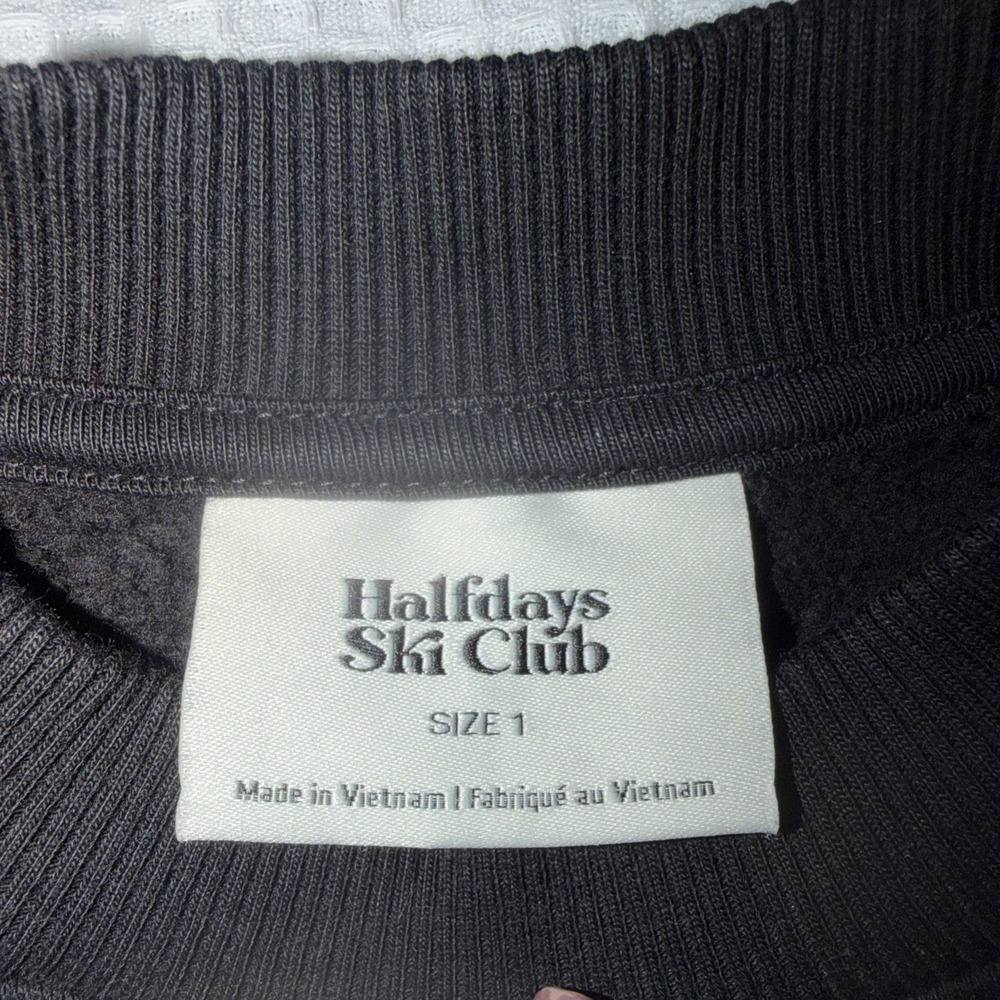 Half Days Ski Club Black Crew Neck Sweatshirt Oversized Unisex Sz XS (1) - Picture 3 of 4